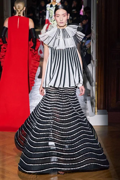 Look 57
